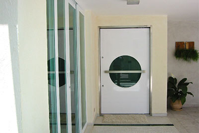 Portas de madeira de alto padrão